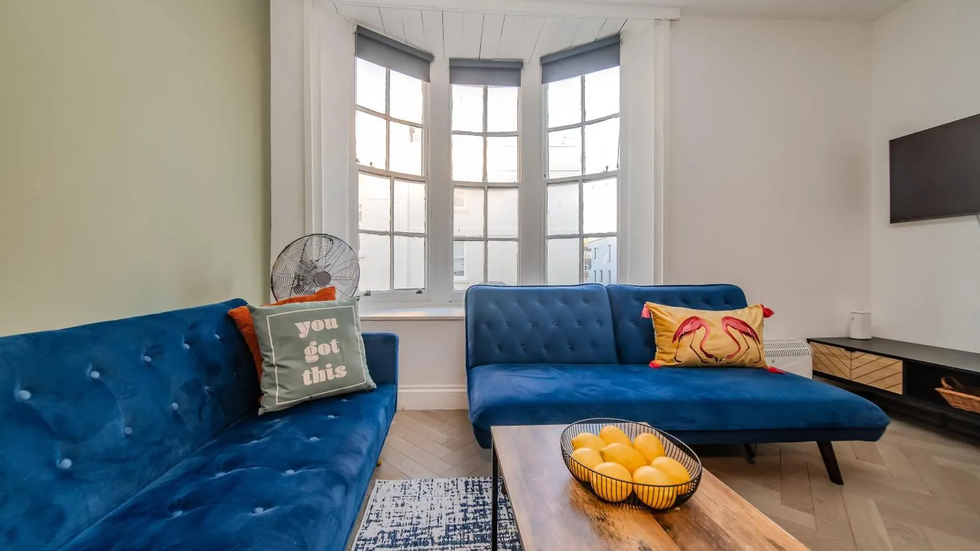 3 Bedroom 2 Bath Apartment I Next To Brighton Beach I Sleep 11 Guests